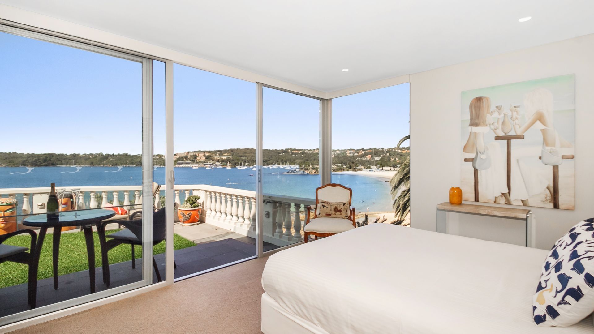 Balmoral Beach Beauty  - DIRECT BEACHFRONT romantic getaway — image 2