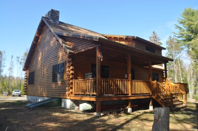 Kineo Escape - Hermosa cabaña frente al río en Rockwood