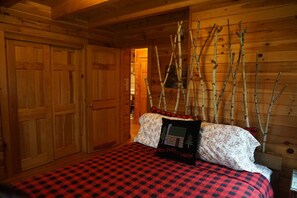 4 bedrooms, free WiFi, bed sheets