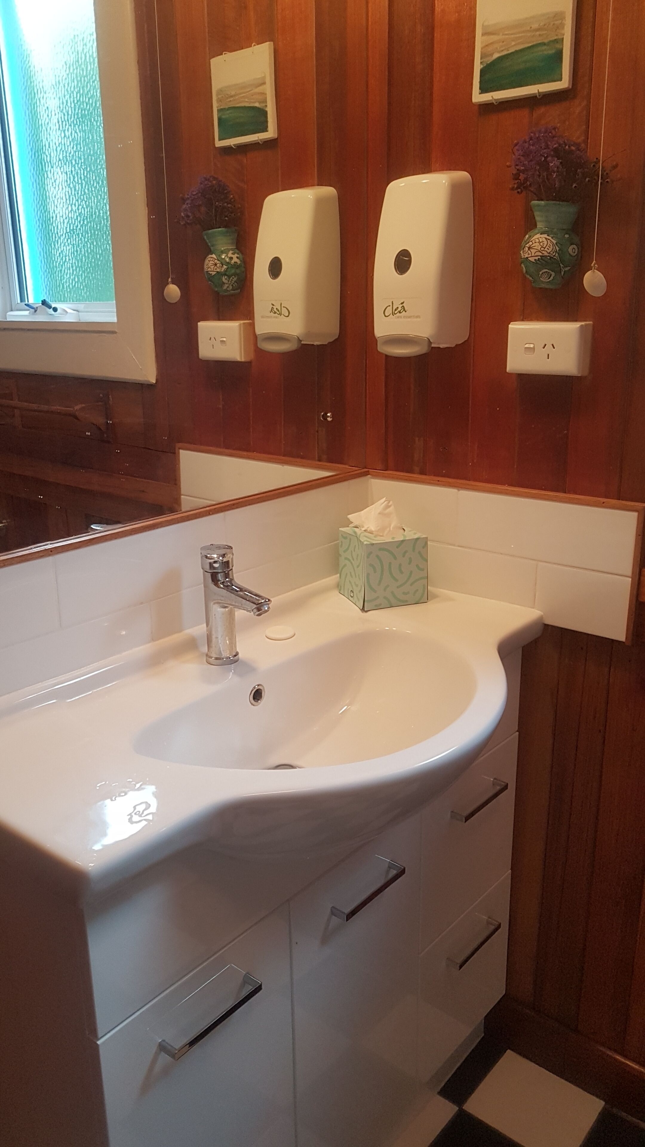 Stunning water views. Direct bayside access.  Free WIFI.  Dark sky viewing. — image 6