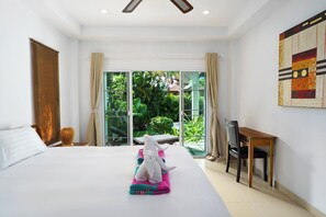 2 bedrooms, in-room safe, iron/ironing board, free WiFi
