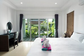 2 bedrooms, in-room safe, iron/ironing board, free WiFi