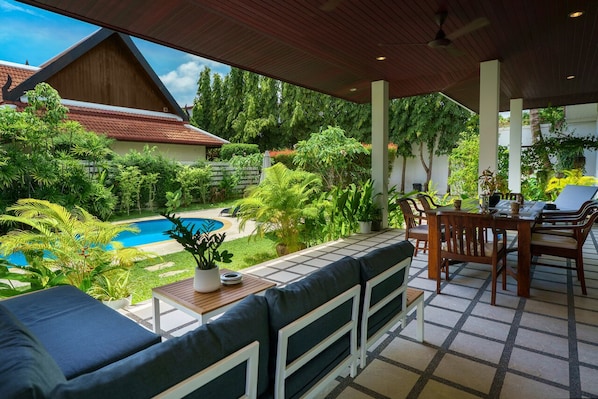 Outdoor dining