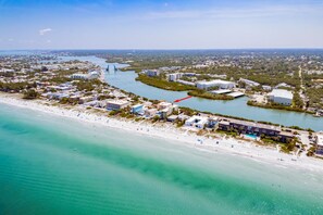 Am Strand, Liegestühle, Strandtücher