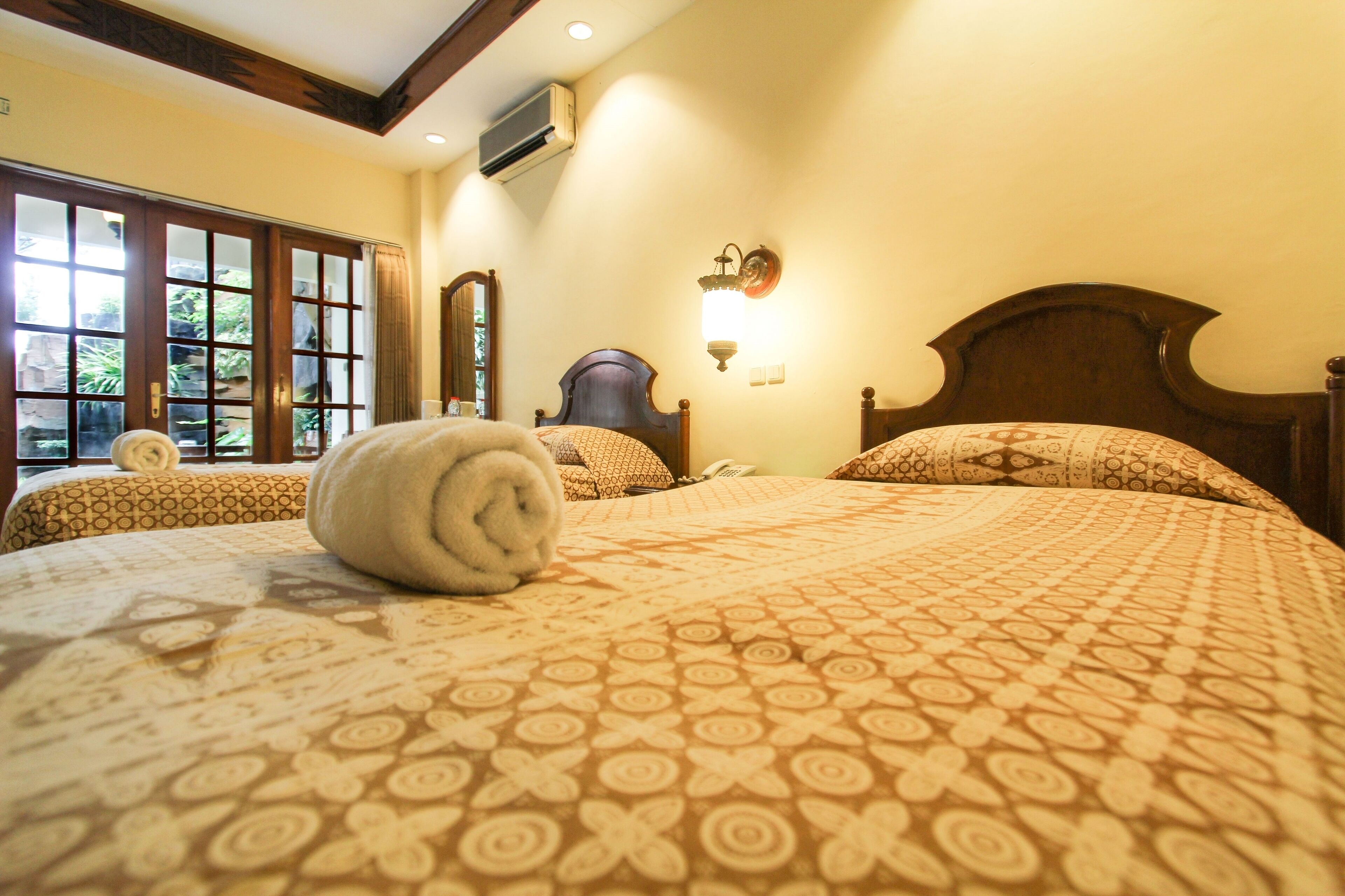 Hotel dengan nuansa taman yang alami 