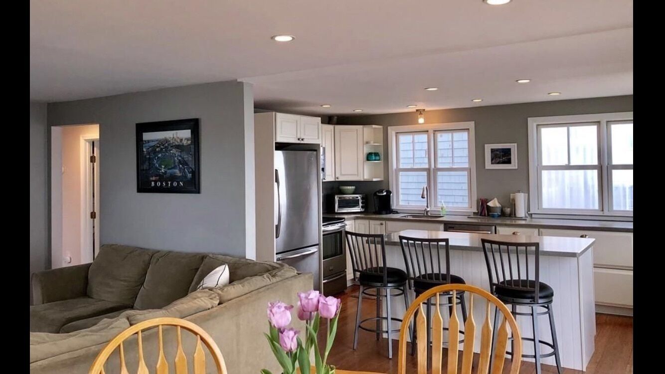 Ocean/Beachfront Home - Walking Distance to town