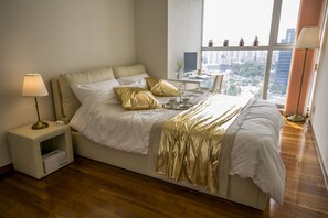 Luxury Apartment - Foreigner Only (Superior Cozy Home) | 3 bedrooms, free rollaway beds, free WiFi - SJ Tailored Serviced APT 3min Walk From Seoul STN (Seoul)