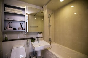 Luxury Apartment - Foreigner Only (Superior Cozy Home) | Bathroom | Shower, free toiletries, hair dryer, towels - SJ Tailored Serviced APT 3min Walk From Seoul STN (Seoul)