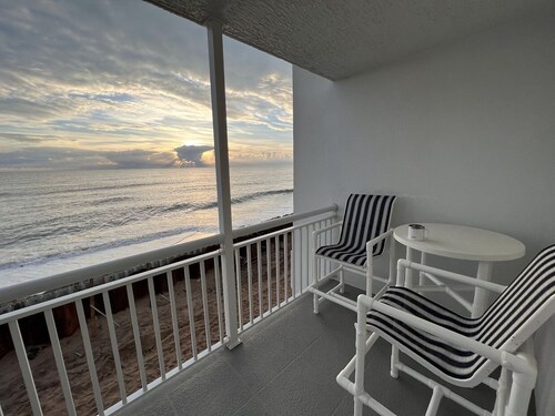 OCEANFRONT Condo!  2nd floor balcony 30' from ocean.  2 King bed, 2 full bath.
