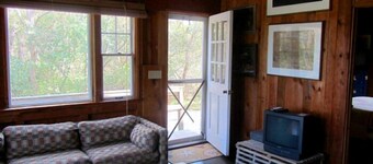 Indian Neck Cottage with Beautiful Views (1310)