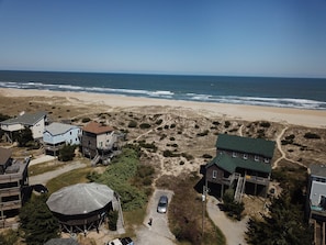 On the beach - OBX Treehouse on the Dunes with Sunrise & Sunset views over Ocean & Sound! (Avon)