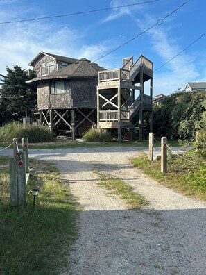 Property grounds - OBX Treehouse on the Dunes with Sunrise & Sunset views over Ocean & Sound! (Avon)