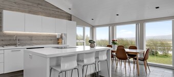 Luxury Villa with river view In South Iceland - The Golden Circle