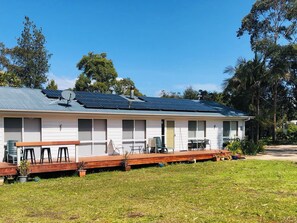 Outdoor dining - 6 Wrights Close, Mallacoota (Mallacoota)