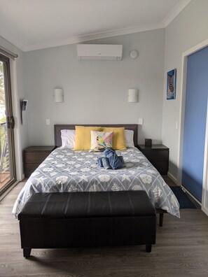1 chambre, bureau, fer et planche à repasser, accès au Wi-Fi (inclus)