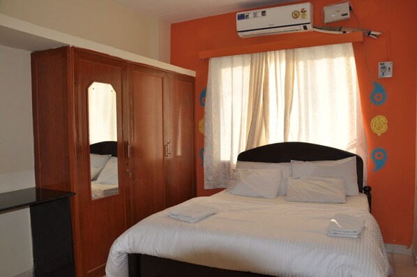 2 bedrooms, WiFi, bed sheets