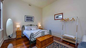 2 bedrooms, iron/ironing board, travel cot, WiFi