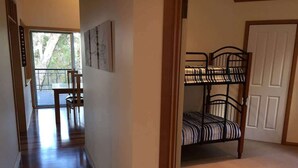 Interior - Burwood Bush House—Close to Wineries and Beach (Yallingup Siding)