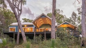 Exterior - Burwood Bush House—Close to Wineries and Beach (Yallingup Siding)