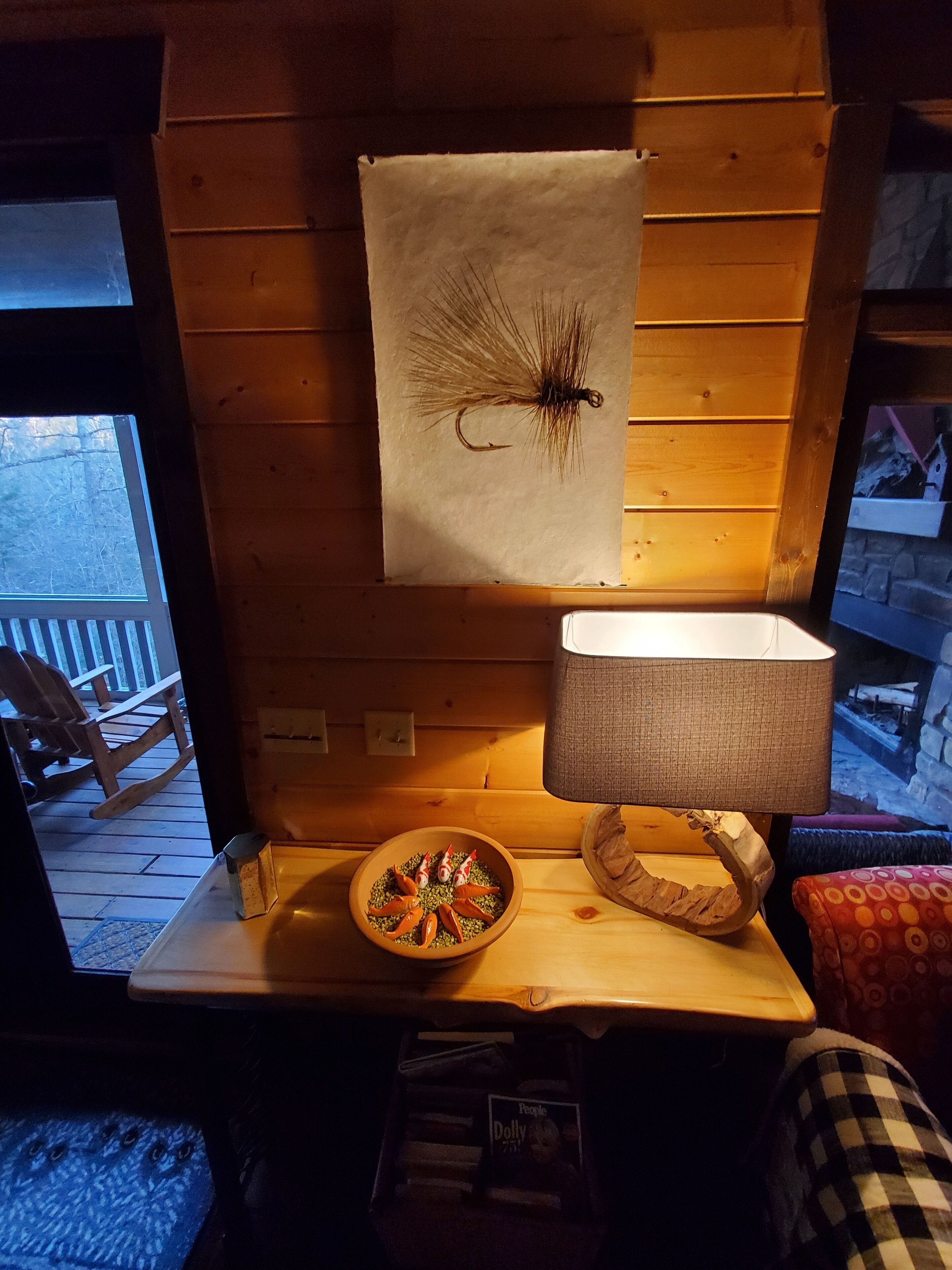 'CREEK-N-AWESOME'  Luxury Creek Cabin /Trout Fishing/Hot Tub/PET FRIENDLY