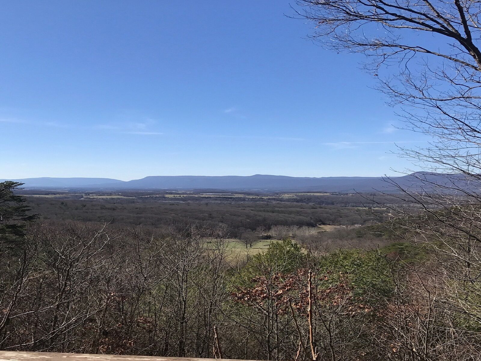 30 mile views newer log cabin Close to Luray and national park river
