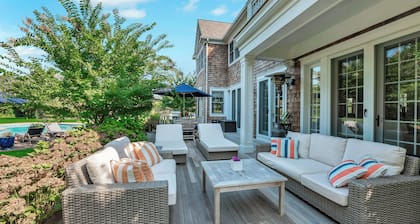 Bridgehampton Estate, Private Tennis, Minutes from Ocean Beaches
