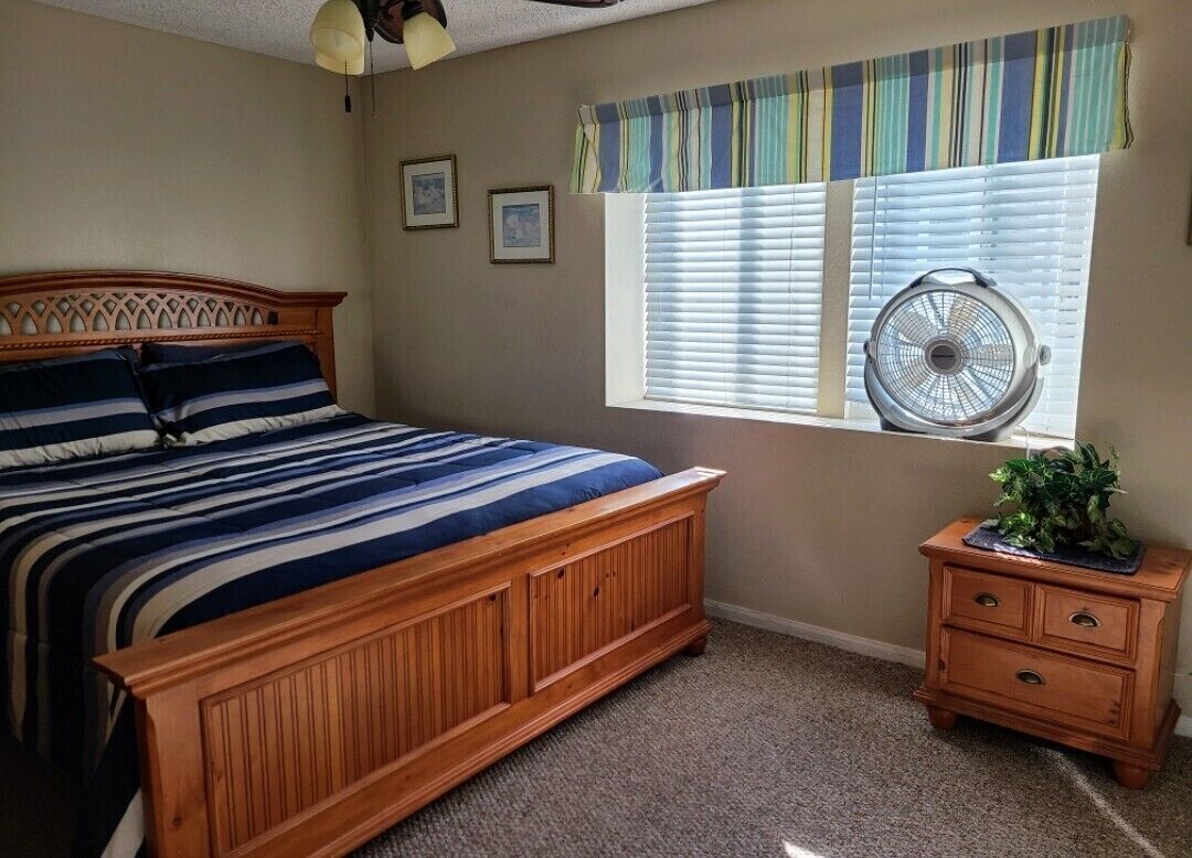 1 Block From The Beach!