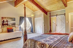 3 bedrooms, iron/ironing board, travel cot, free WiFi