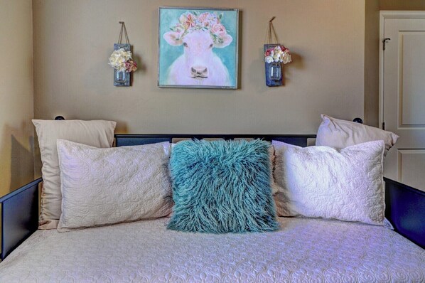 3 bedrooms, iron/ironing board, travel cot, free WiFi