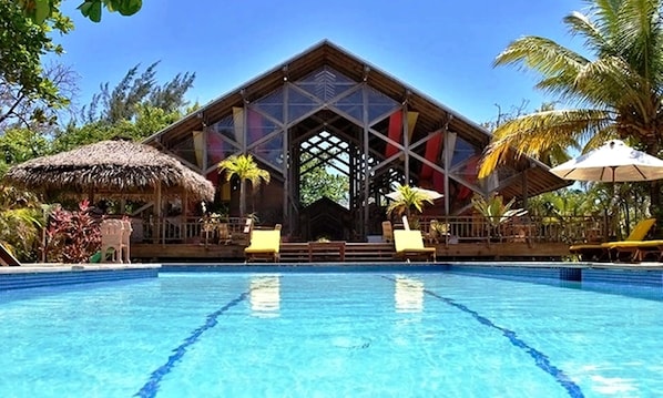 Piscine extérieure