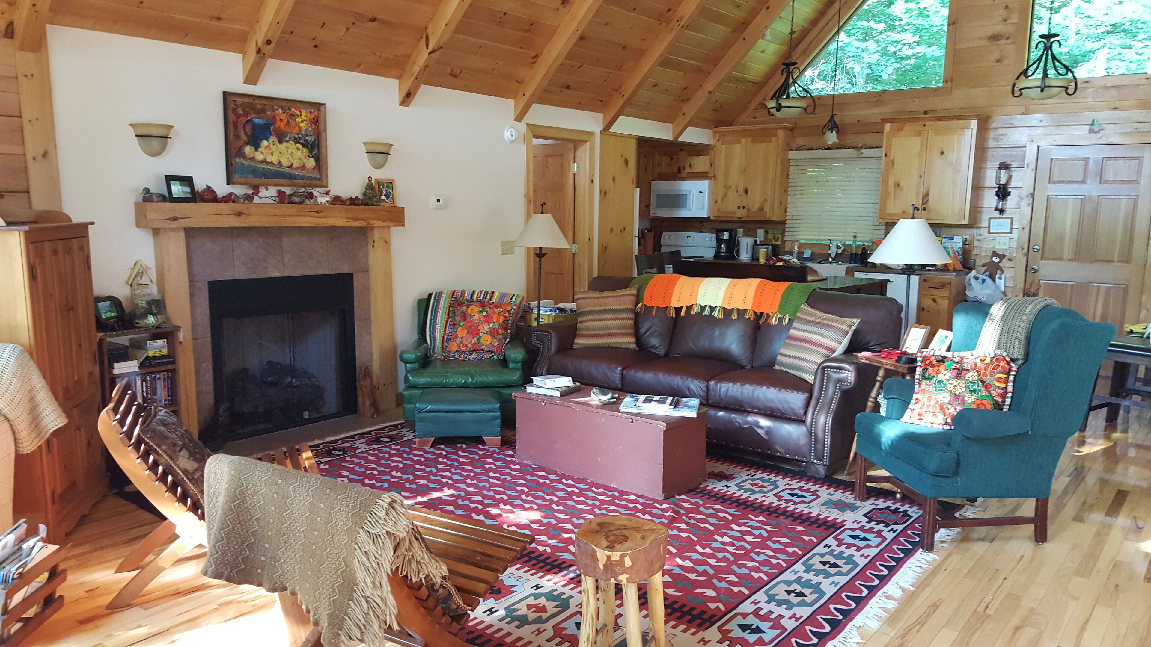 Bear's Lair Cabin on New River~ Relax in Rustic Elegance