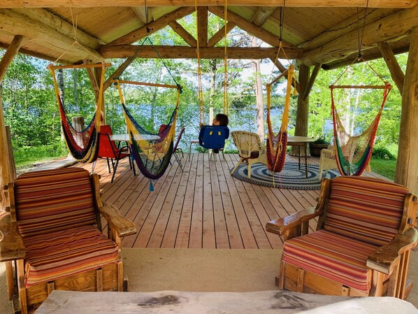 Outdoor dining - Suomi Sisu  MN Clearest lake, kayak, boat, private dock, handcrafted log cabin (Marcell)