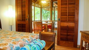 2 chambres, fer et planche à repasser, accès au Wi-Fi (inclus)