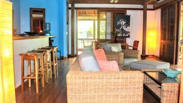 Televisio, DVD-soitin, stereot