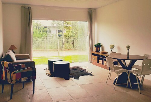 Beautiful house with Wi-Fi, swimming pool and barbecue area 