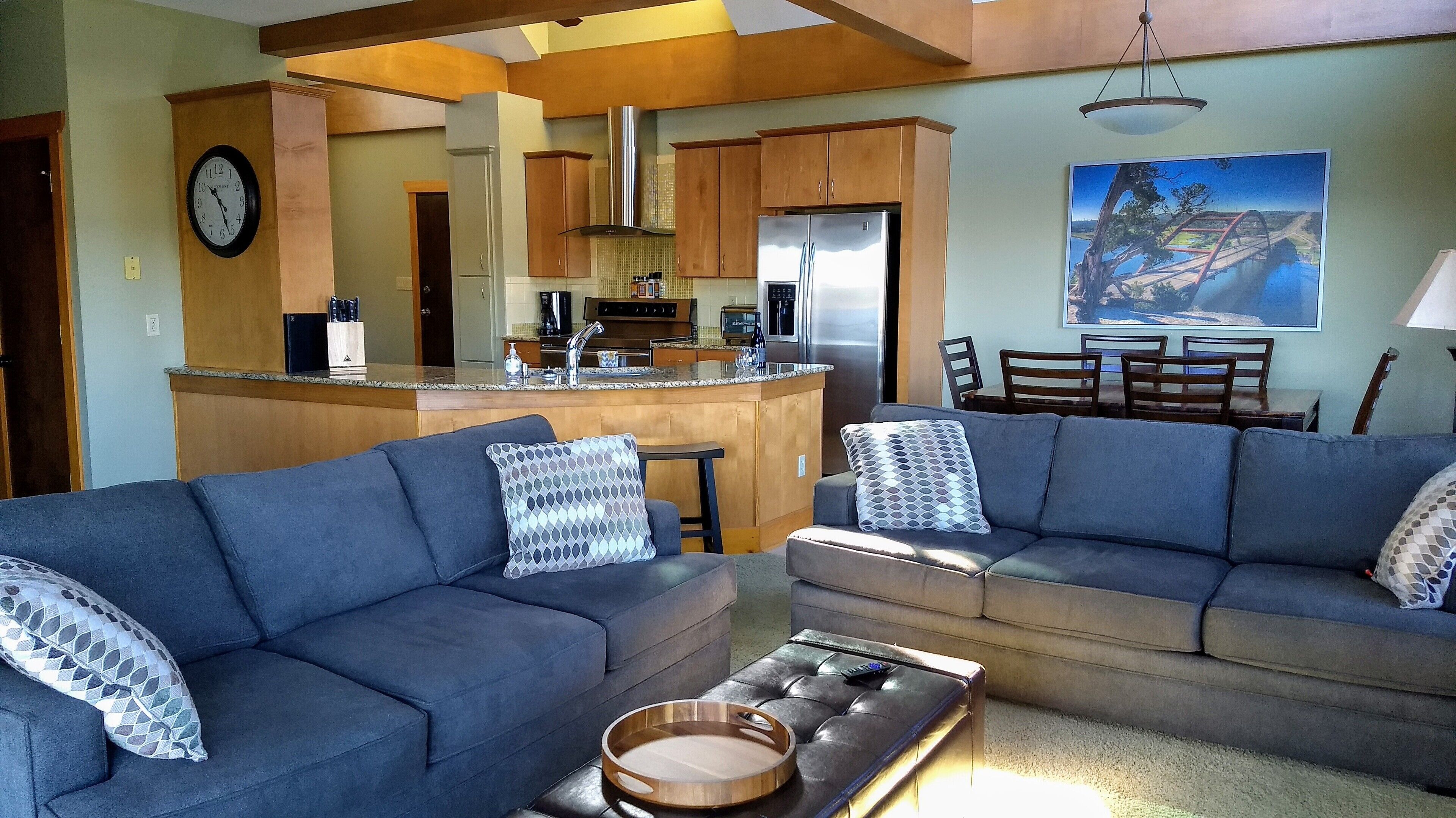 Heavenly Waterfront Retreat with Private Boat Dock in DEEP cove.