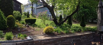 15A Great Location! 5 min Walk to Beach/Pier-Cottage Sleeps 6;12 w/back unit