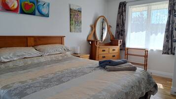 2 bedrooms, desk, iron/ironing board, travel cot