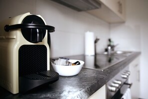 Kühlschrank, Ofen, Herdplatte, Geschirrspüler