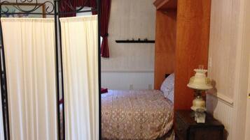 1 slaapkamer, een strijkplank/strijkijzer, wifi, beddengoed