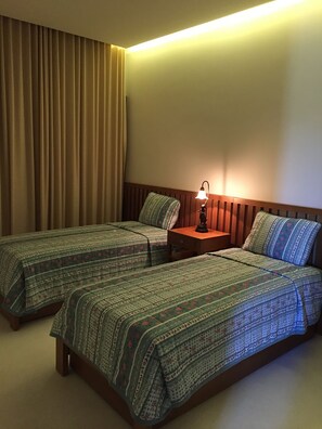 3 bedrooms, blackout curtains, iron/ironing board, free WiFi - Beautiful beach house, finely decorated with access to the Tivoli resort (mata de são joão)