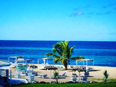 Lovely Beachfront Suite, all private with an amazing view & no restrictions 