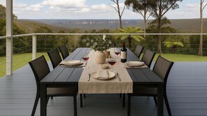 Outdoor dining - Hat Hill Hideaway Amazing Valley Views (BLACKHEATH)