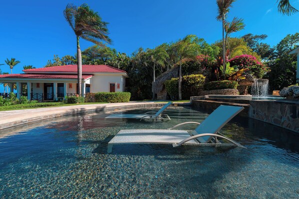 Piscine extérieure, piscine chauffée