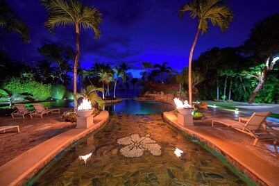 Beach Villa specializing in weddings, milestone & corporate events.