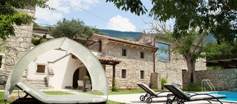 Holiday Home Trohi - Restored heritage house between the mountain and the sea