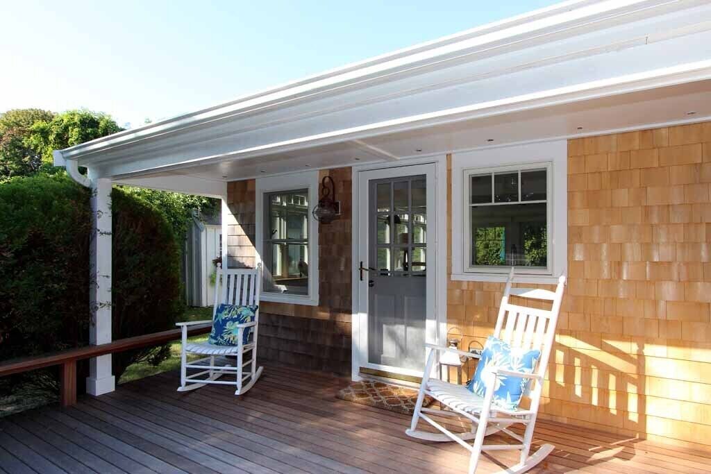 Walk to Nauset from this Cozy Cottage! (1206)