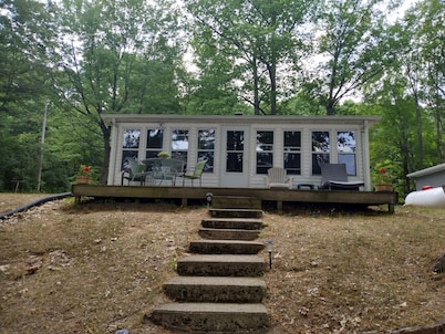 Quiet Cottage On The Lake
