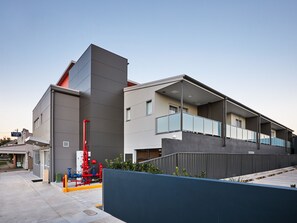 Exterior - East Maitland Executive Apartments (East Maitland)