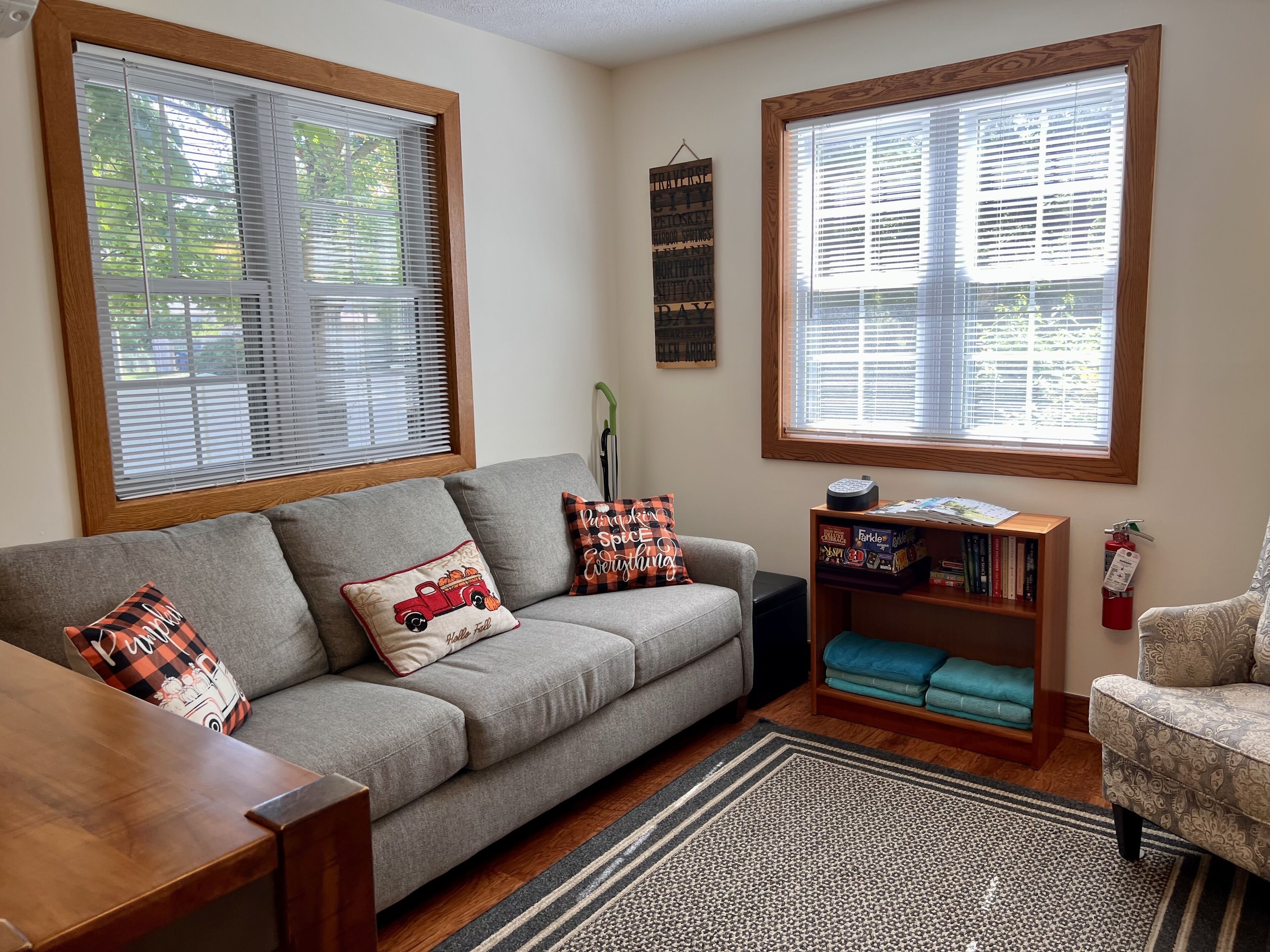 Traverse City Front St.- Victorian home - close to beach and downtown  